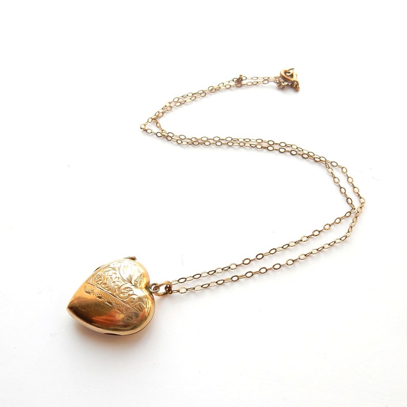 Vintage 9ct Gold Back & Front Engraved Heart Locket Necklace