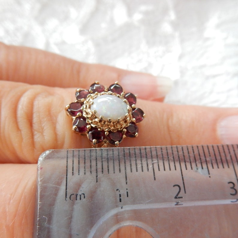 Vintage 9ct Gold Garnet & Opal Ring US Size 6 UK M 1/2