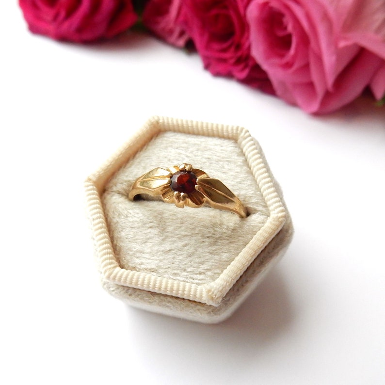 Antique 9ct Gold Garnet Ring US Size 9 1/4 UK U