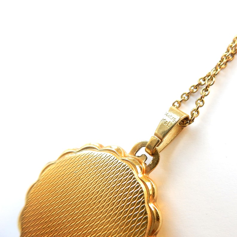 Vintage 14ct Rolled Gold Scallop Edge Locket & Chain