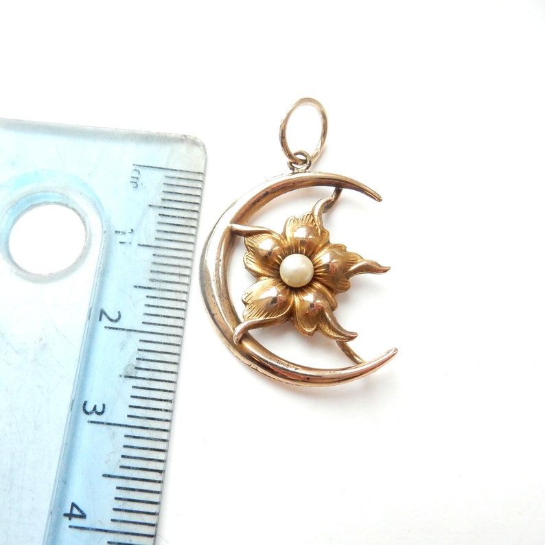 Antique 10ct Gold Seed Pearl Moon Crescent Pendant (1.7grams)