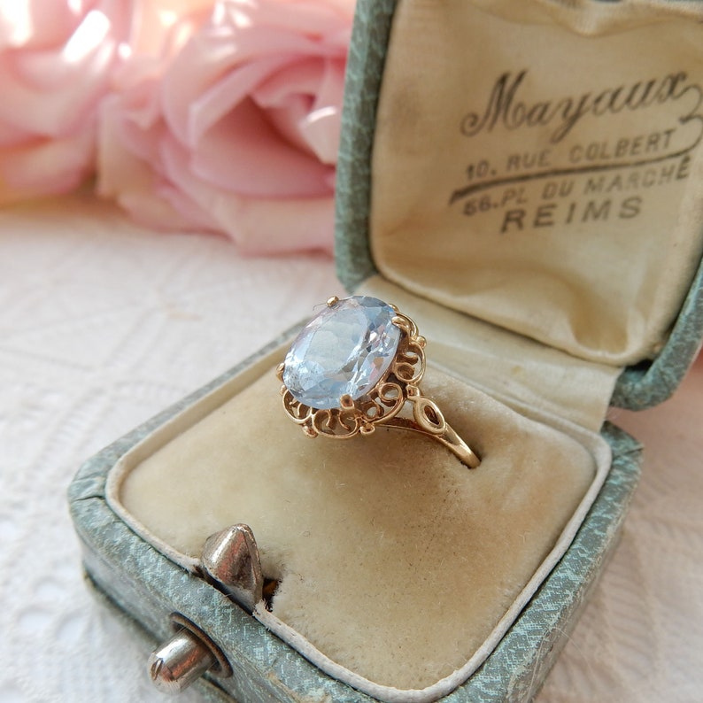 Vintage 9ct Gold Created Blue Spinel Filigree Ring