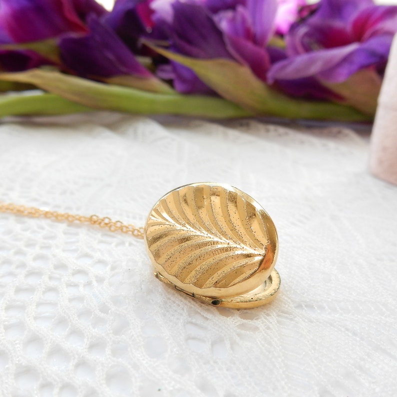 Vintage Rolled Gold Locket with Chain