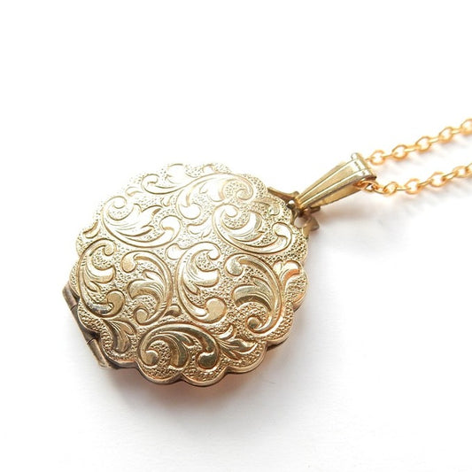 Vintage 14ct Rolled Gold Scallop Locket with Chain K&L