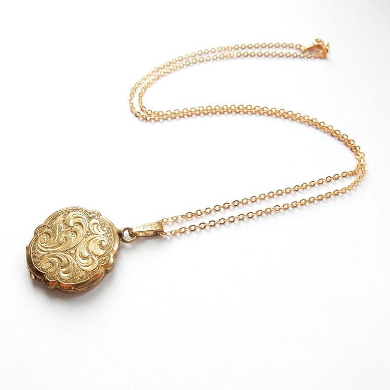 Vintage Rolled Gold Scallop Locket with Chain Andreas Daub