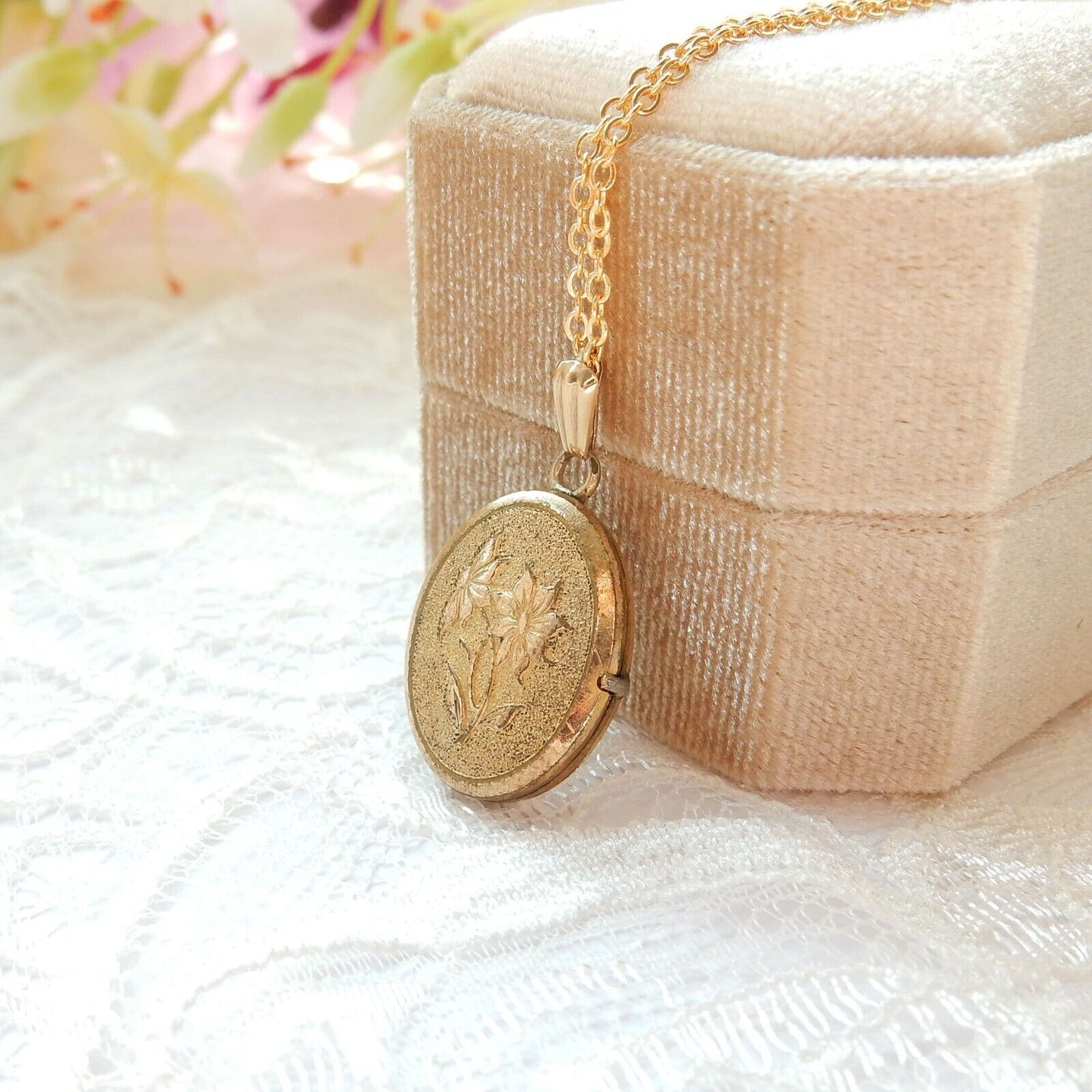 Vintage Rolled Gold Oval Flower Locket with Chain